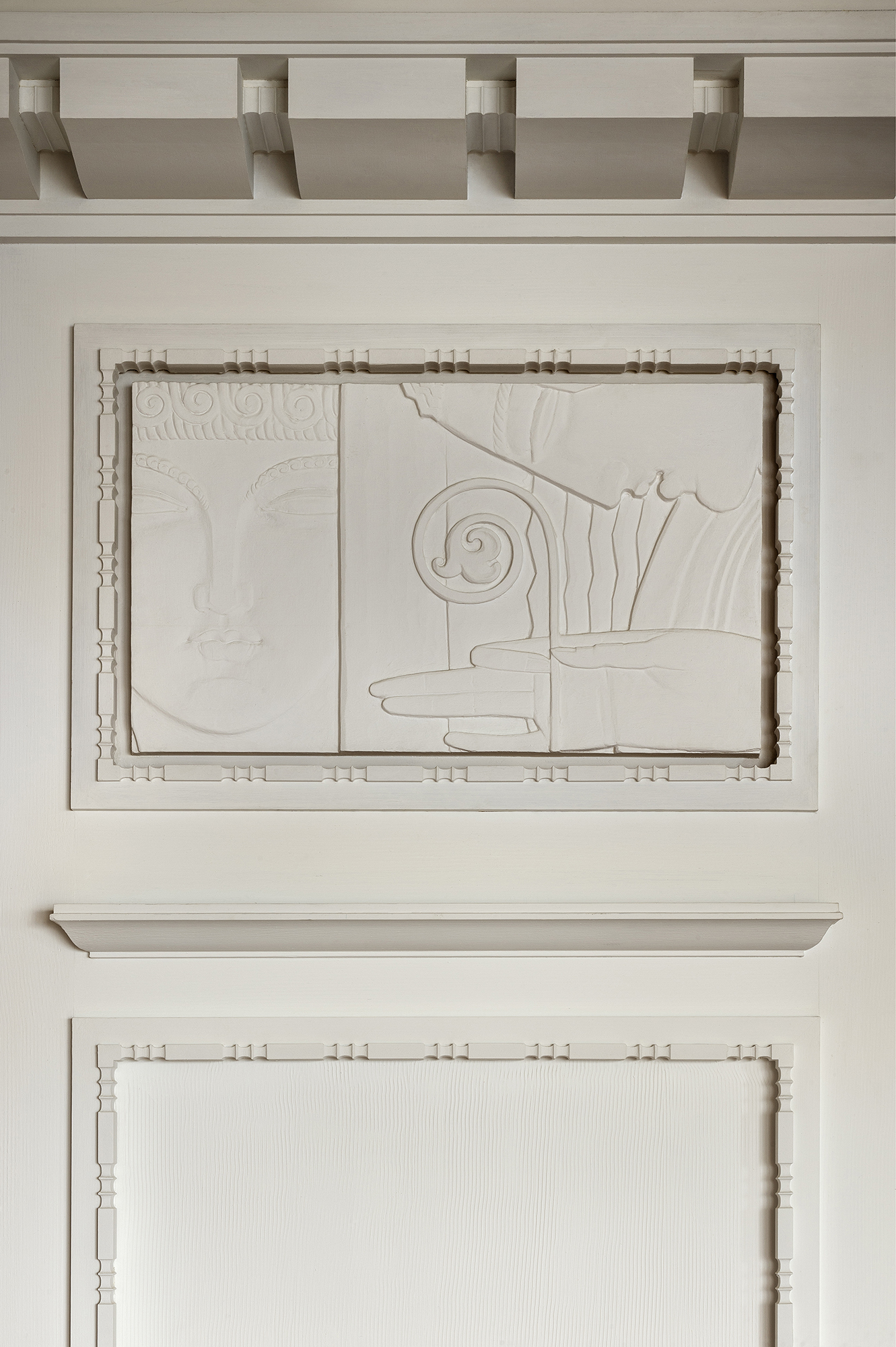 Bas-relief inspired by Ruhlmann, in Monaco: detail